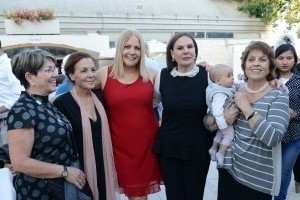 12. במרכז טובה ורחל , בצדדים שלוש אסתר ונעמי         
